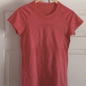 Short sleeve Lululemon top, excellent condition